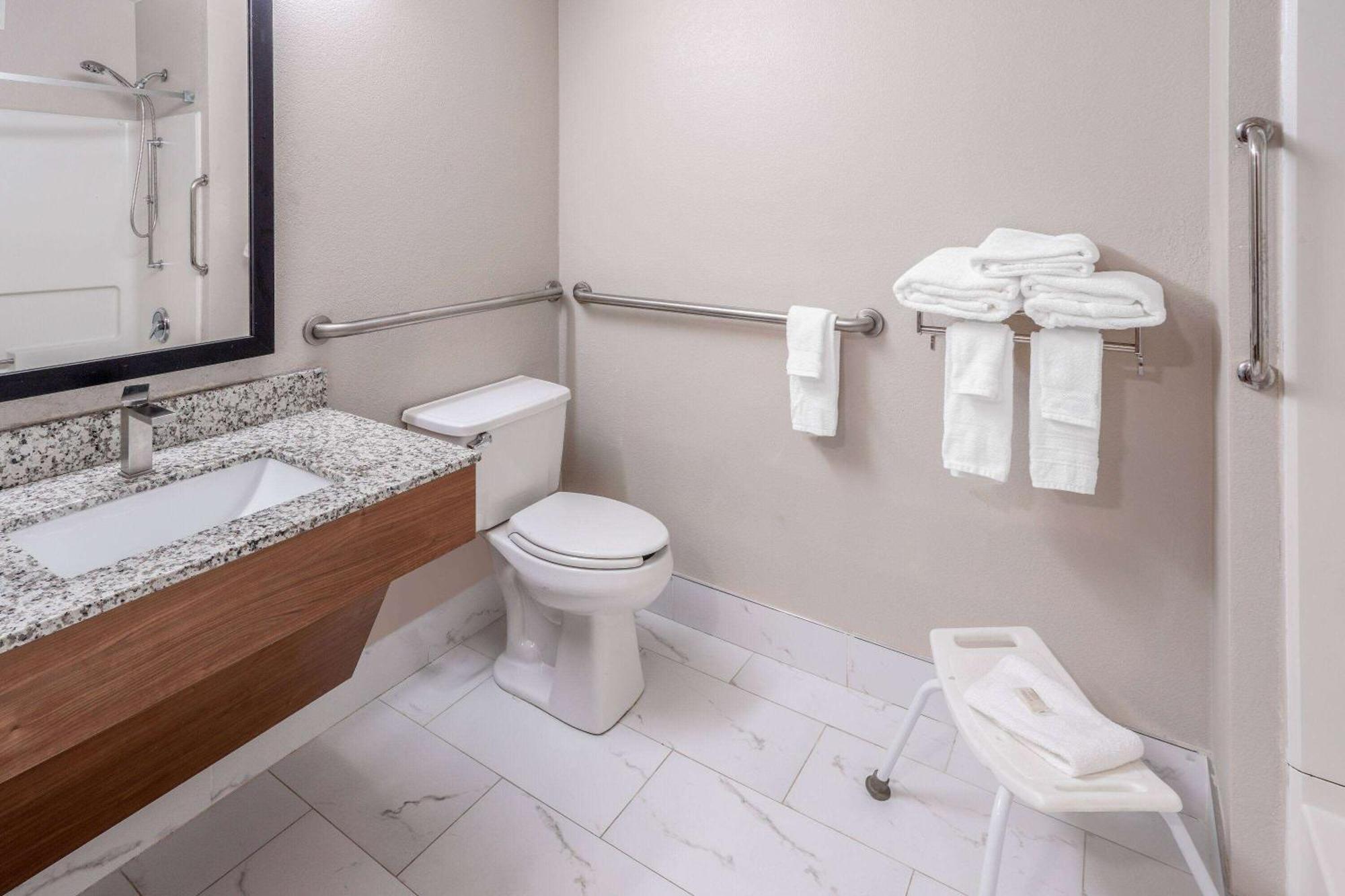 Days Inn & Suites By Wyndham Greeley Luaran gambar