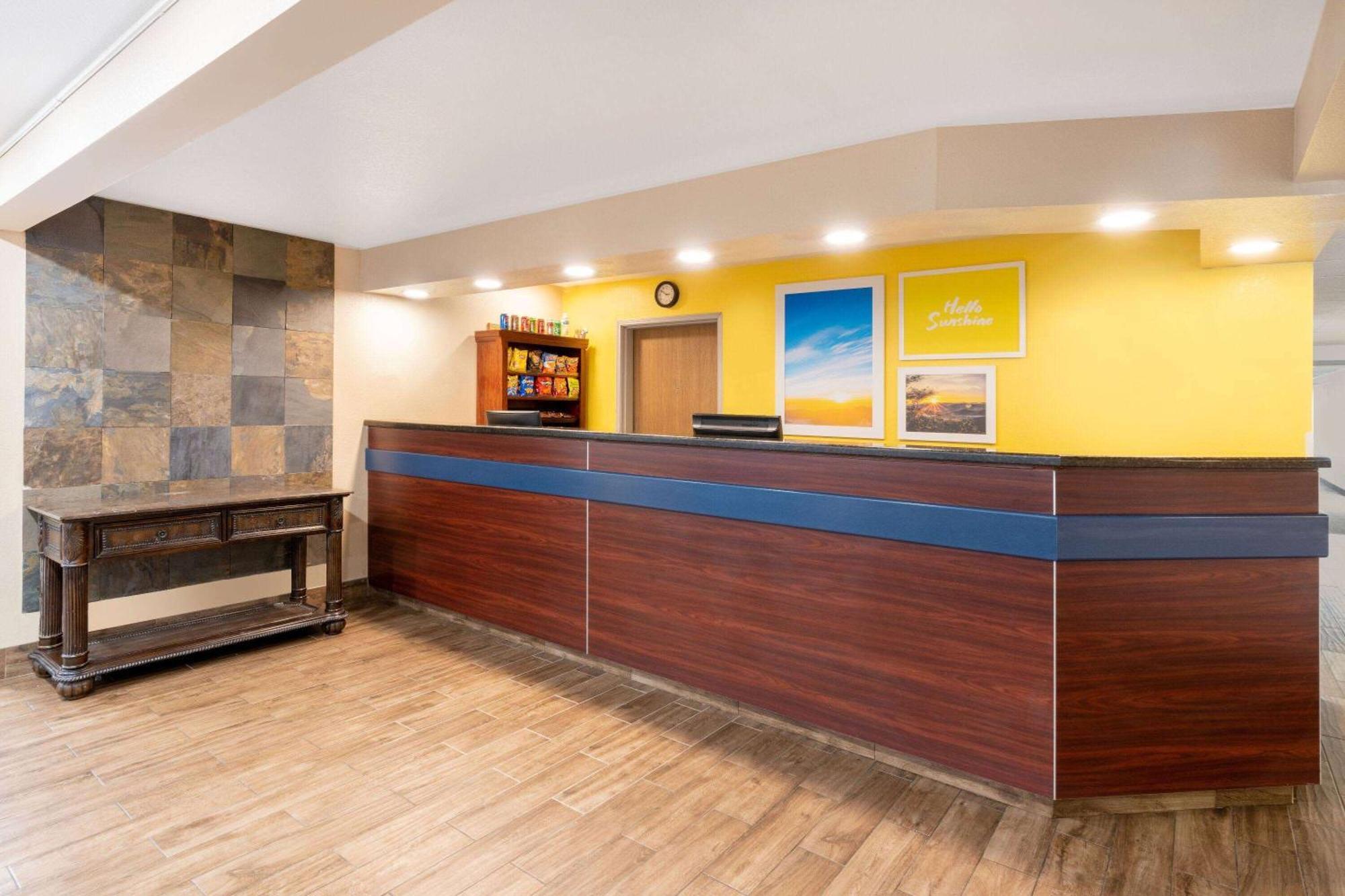 Days Inn & Suites By Wyndham Greeley Luaran gambar