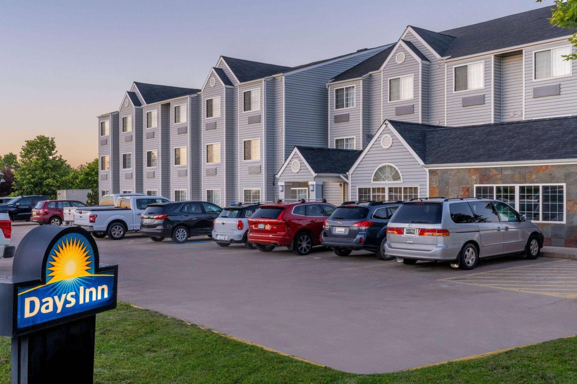 Days Inn & Suites By Wyndham Greeley Luaran gambar